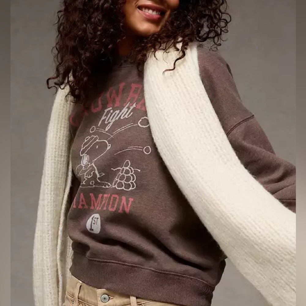American Eagle Snoopy Snowball Fight Champion